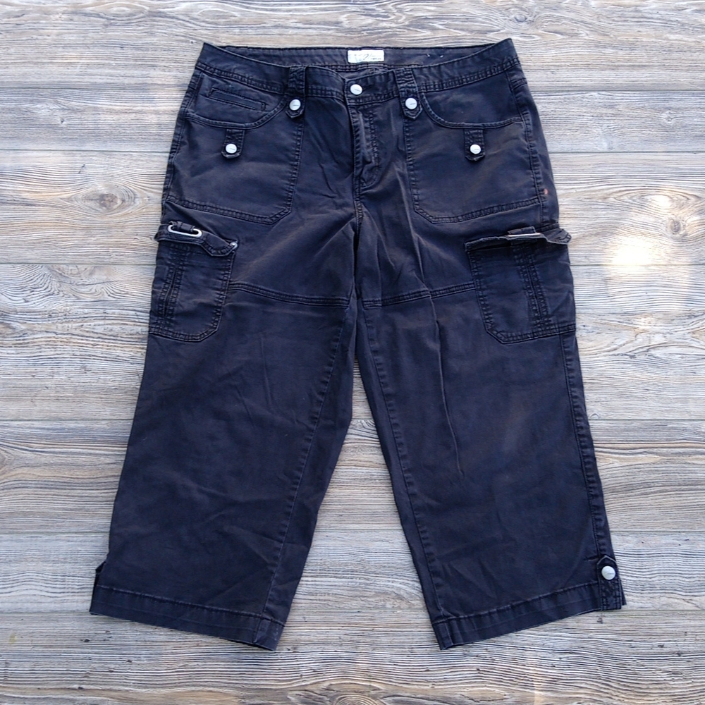 Venezia Black & Silver Utility Capri Pants